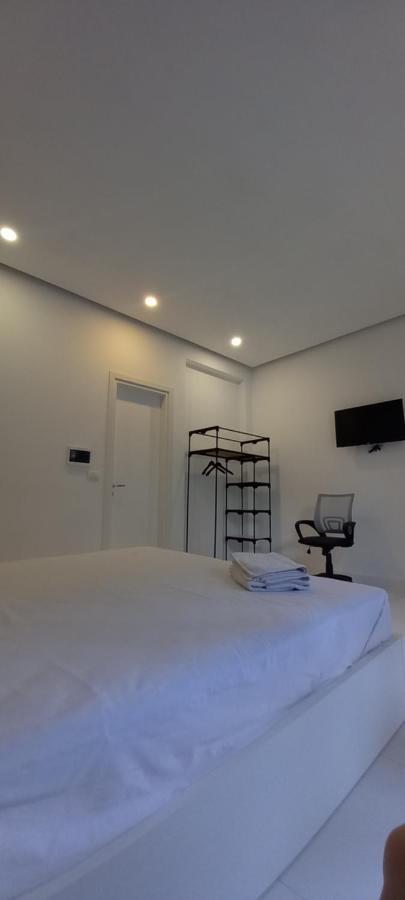 Lino House Apartment Sarande Bagian luar foto
