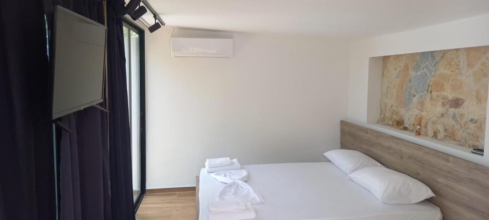 Lino House Apartment Sarande Bagian luar foto